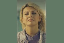 بازیگر زن فیلم مرد عینکی