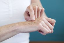 لک قهوه ای دست